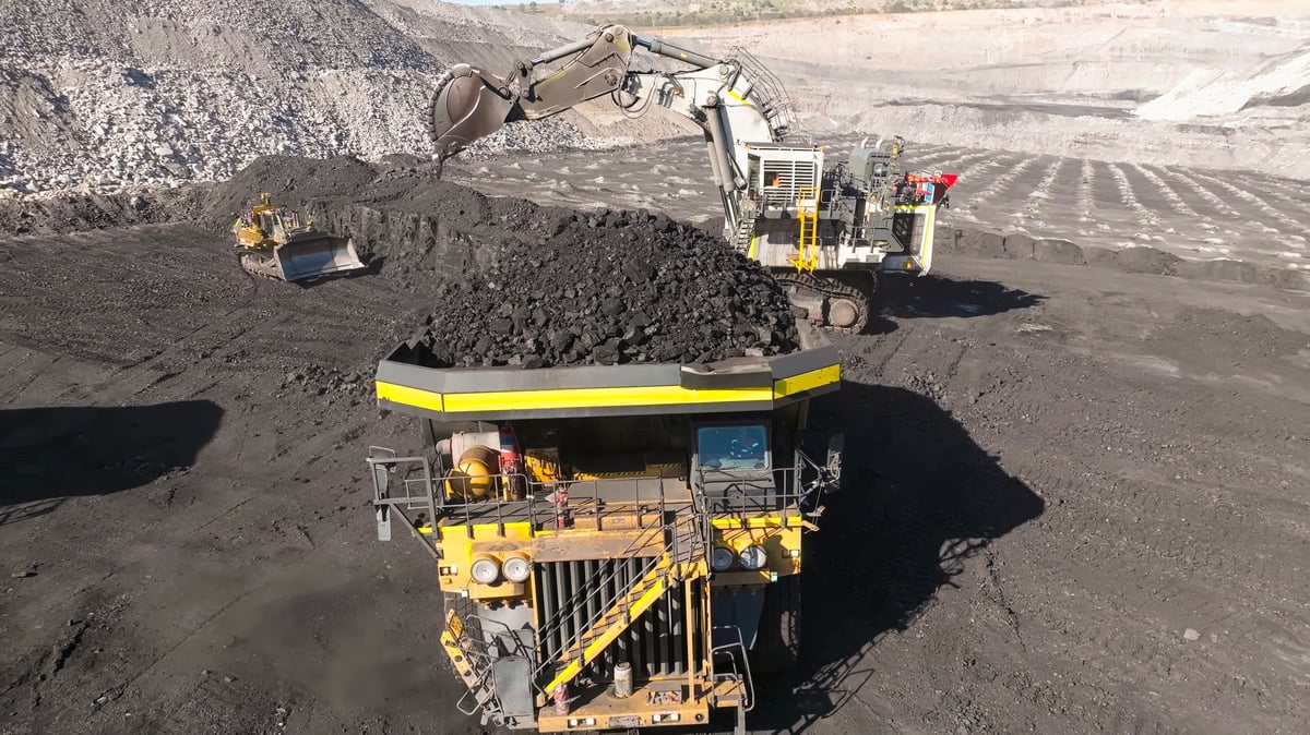 Industrial handling context illustrating the procurement route for 63.5% Fe Iron Ore.