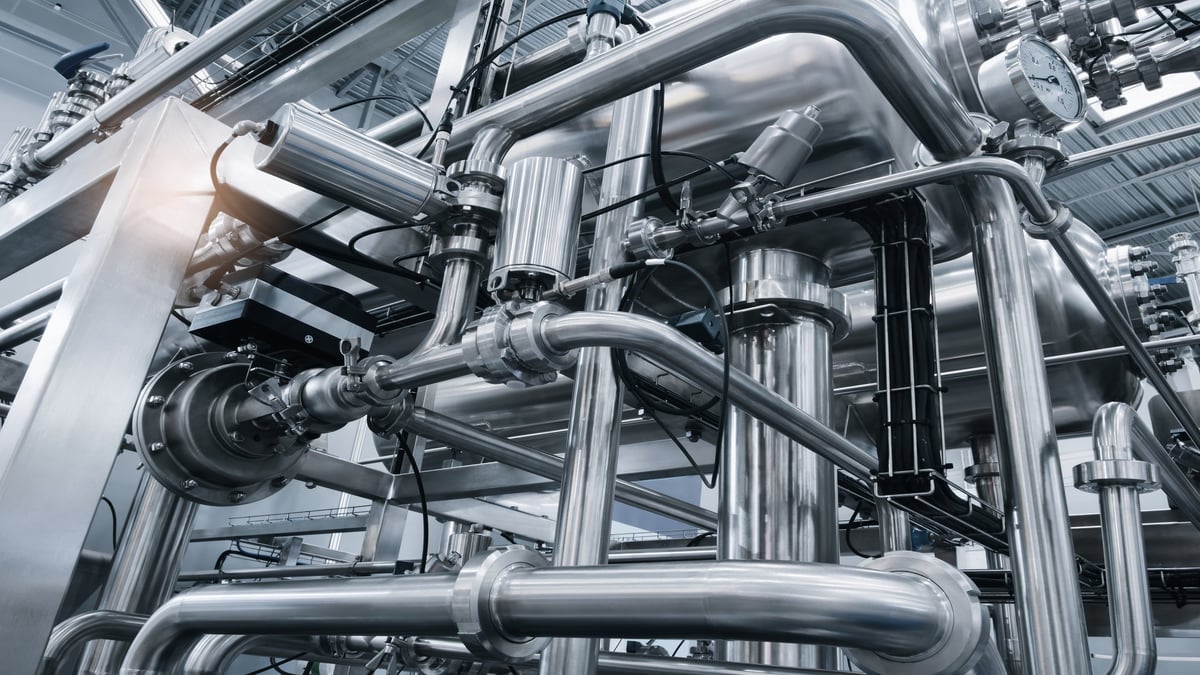 Industrial alloy pipework network relevant to high-temperature service and grade selection