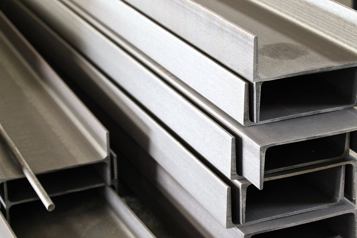 Steel Plate for Power Generation procurement scene showing plate inspection